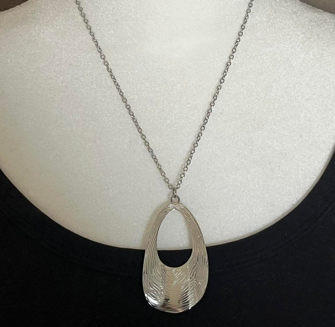 The Oval Statement Necklace