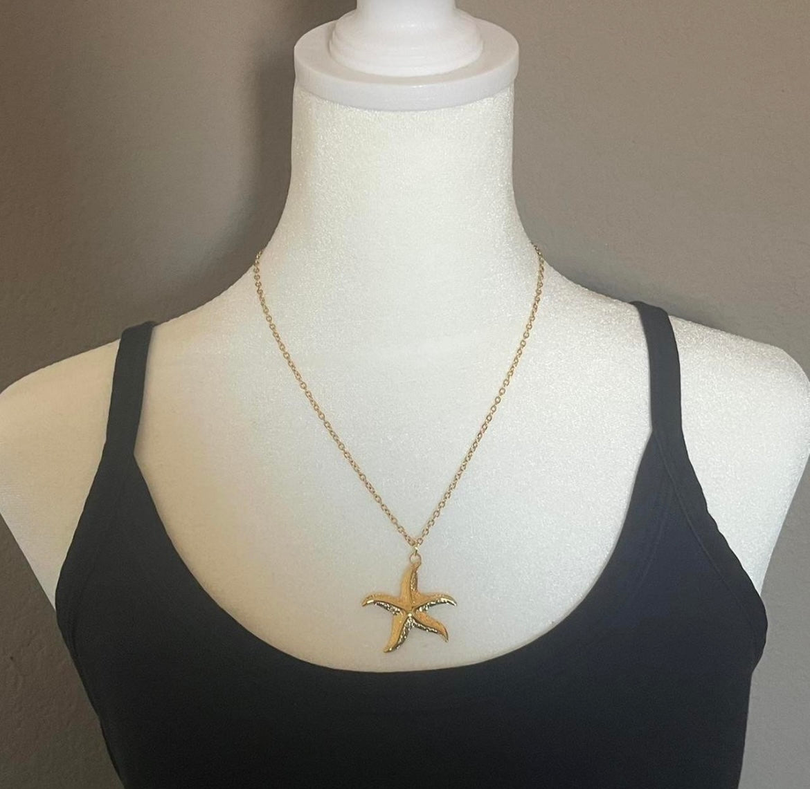 The Starfish Pendant Necklace