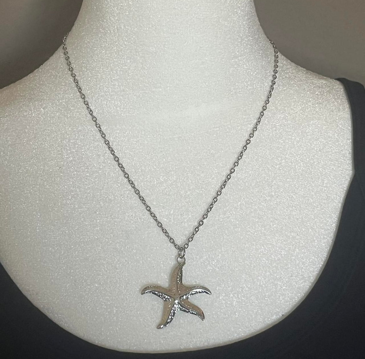 The Starfish Pendant Necklace
