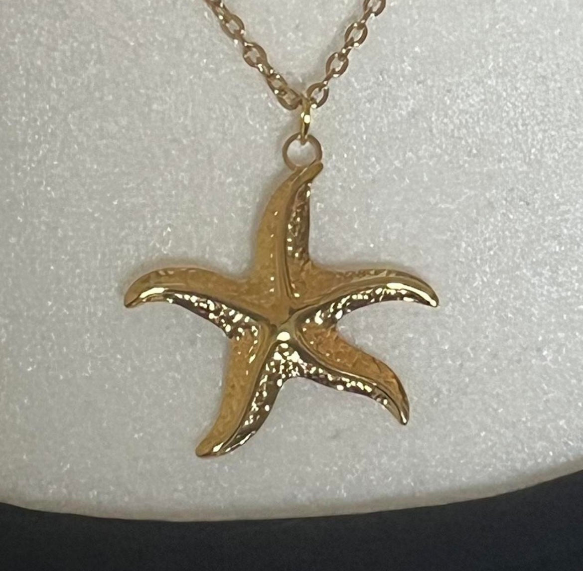 The Starfish Pendant Necklace